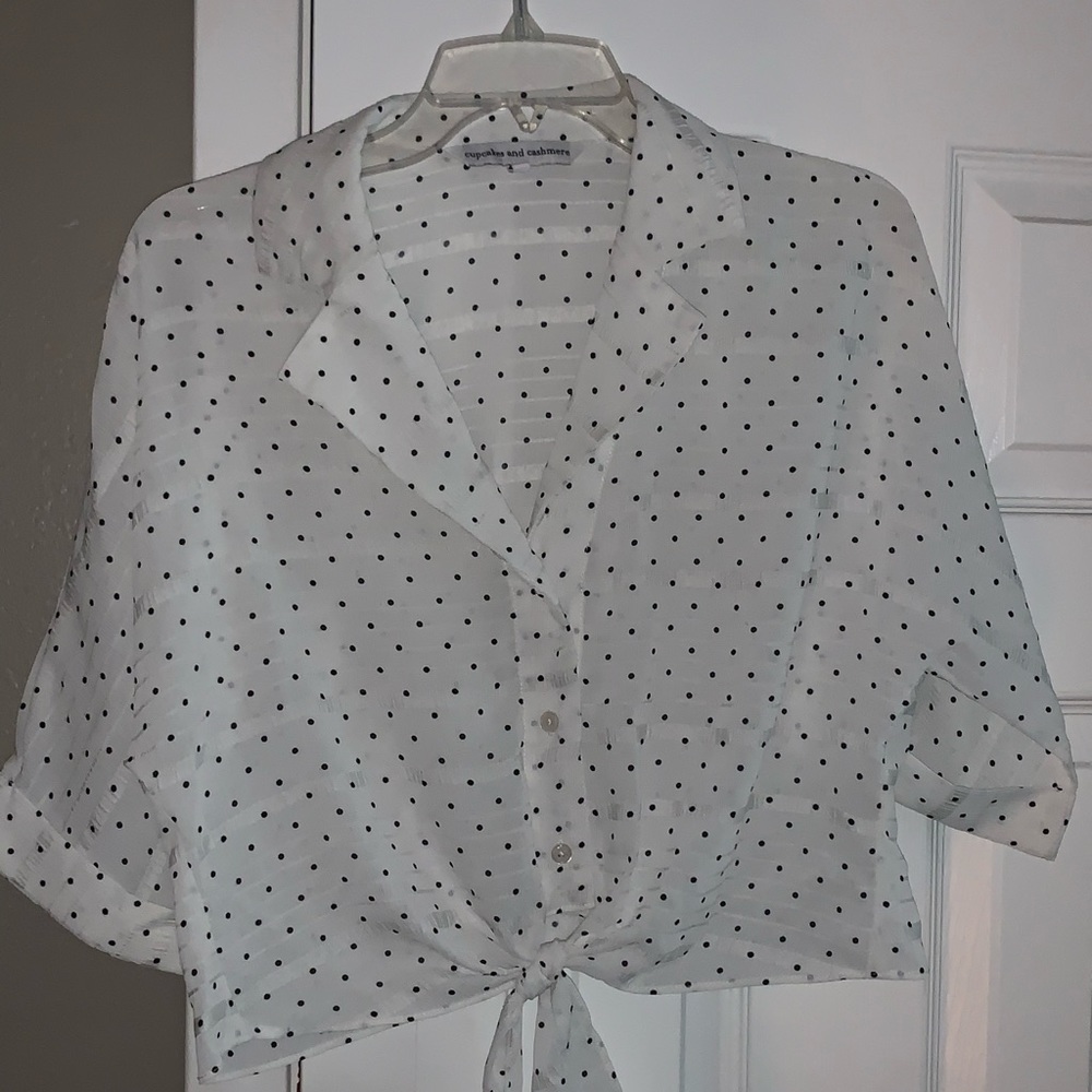 Cupcakes & Cashmere Top Size Small